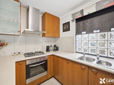8/206 Mary  Street, Halls Head WA 6210