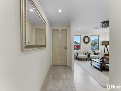 8 Balliol Court, Piara Waters WA 6112