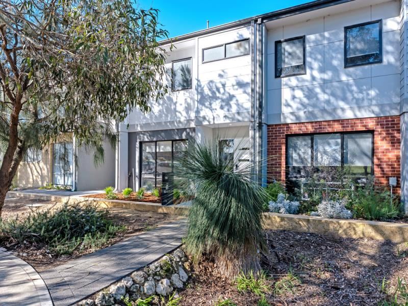 18 Clarkson Avenue, Tapping