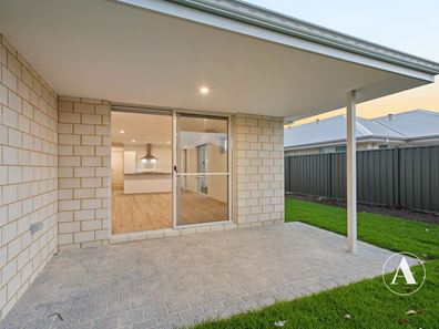 21 Fairy Way, Dudley Park WA 6210