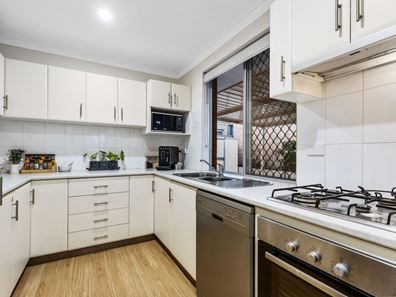 18 Nineham Avenue, Spearwood WA 6163