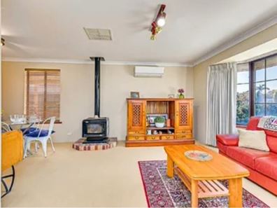 29 Chivalry Way, Thornlie WA 6108
