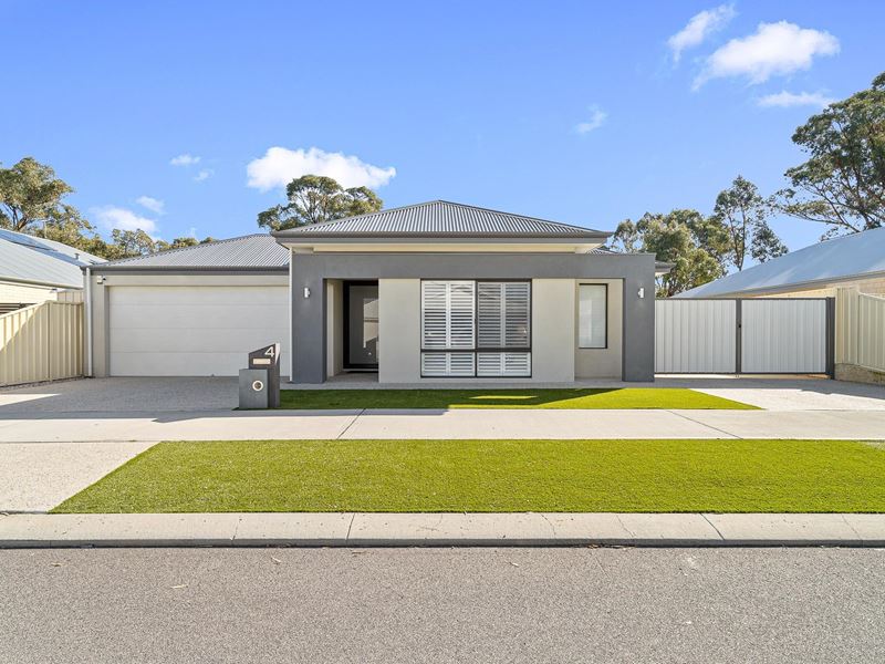 4 Albuera Street, Madora Bay WA 6210