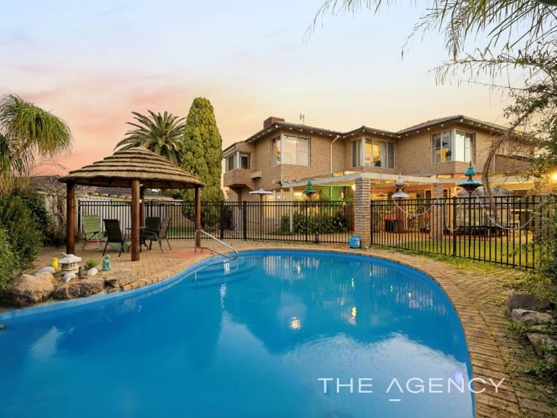 9 Farringdon Place, Alexander Heights WA 6064