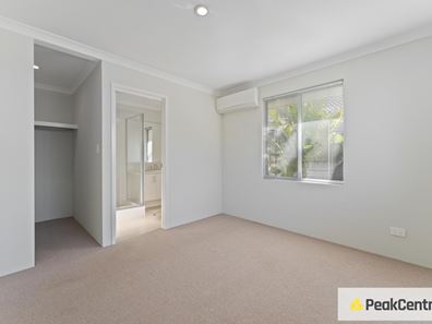 50 Bottlenose Circuit, Waikiki WA 6169