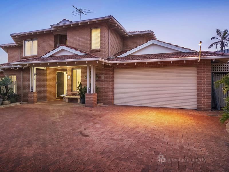 8 De Rouen Rise, Sorrento WA 6020