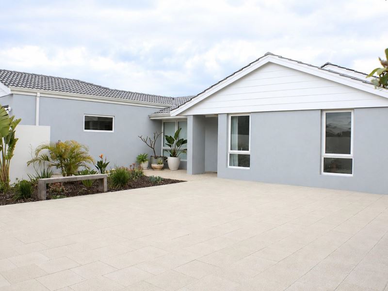 574 Safety Bay Road, Waikiki WA 6169