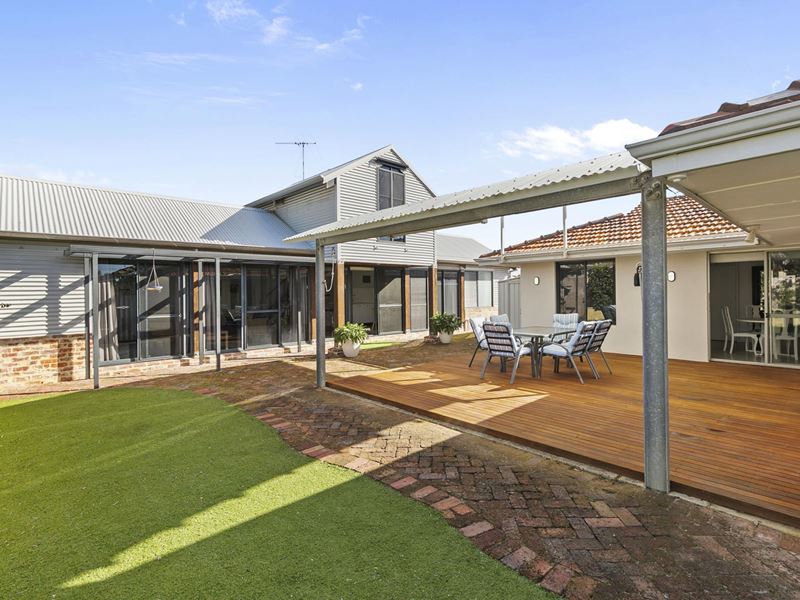 33 Armytage Way, Hillarys WA 6025