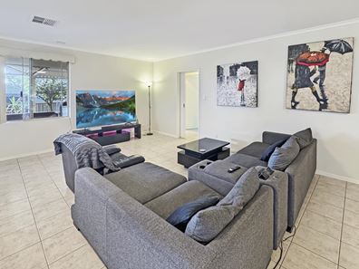 8 Orlando Avenue, Bibra Lake WA 6163