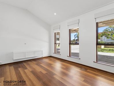 4 Langton Street, Stirling WA 6021