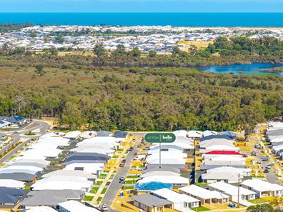 10 Magnolia Way, Lakelands WA 6180