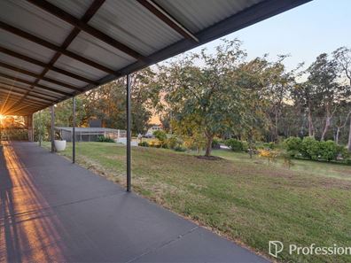 92 Falls Road, Serpentine WA 6125