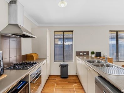 5 Moonstone Road, Byford WA 6122