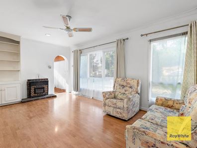 15 Mereworth Road, Thornlie WA 6108