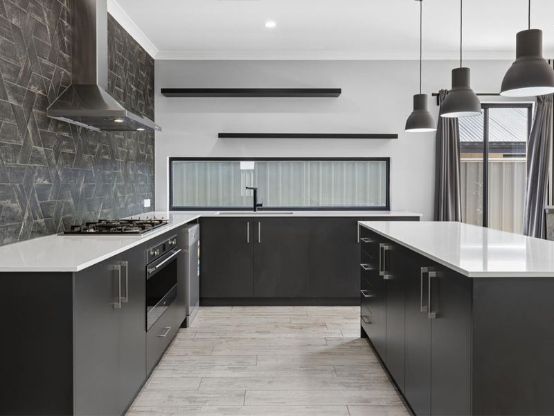 18 Underclub Road, Yanchep WA 6035