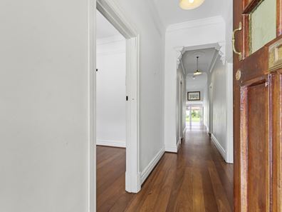 32 Leonard St, Victoria Park WA 6100