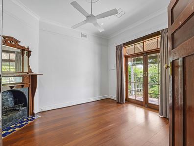 32 Leonard St, Victoria Park WA 6100