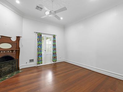 32 Leonard St, Victoria Park WA 6100