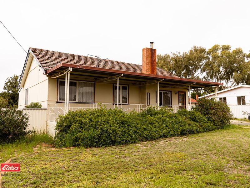 56 South Avenue, Merredin WA 6415
