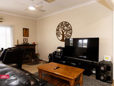 56 South Avenue, Merredin WA 6415