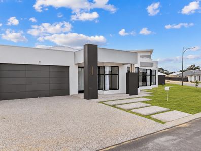 47 Cherry Drive, Treeby WA 6164