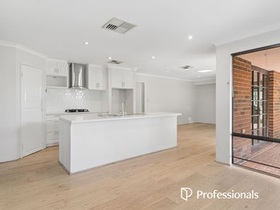 4 Welby Crescent, High Wycombe WA 6057