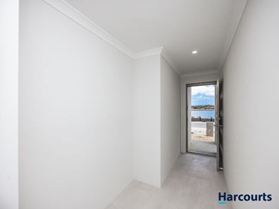 38 Gippsland Parade, Champion Lakes WA 6111