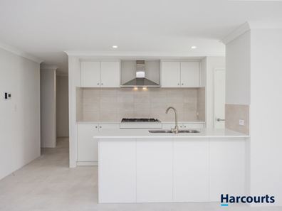 38 Gippsland Parade, Champion Lakes WA 6111