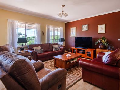 121 Mallee Road, Yardarino WA 6525
