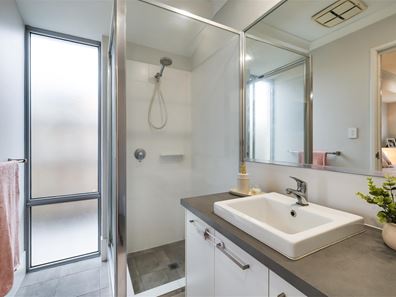 15 Kerang Way, Ellenbrook WA 6069