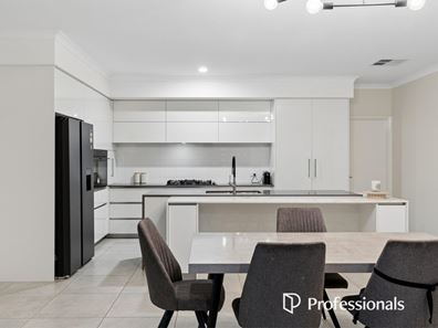 14 Lychee Way, Maida Vale WA 6057