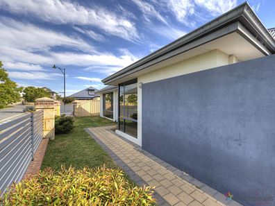 5 The Embankment, South Guildford WA 6055