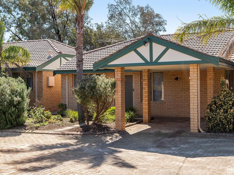 2/11 Stott Close, Armadale WA 6112