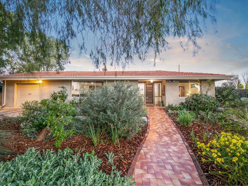 9 Dorchester Road, Forrestfield WA 6058