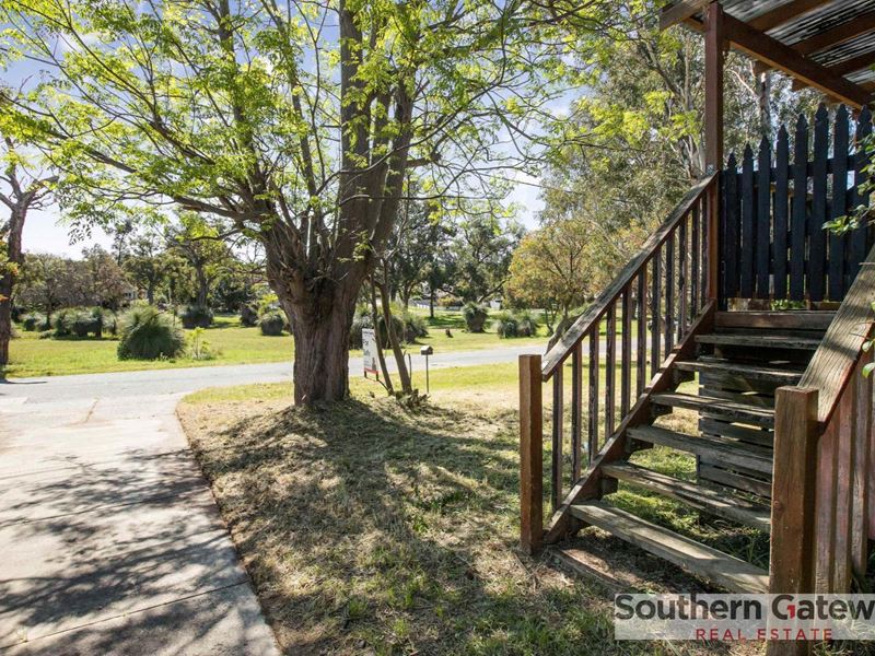 41 Oakley Road South, Medina