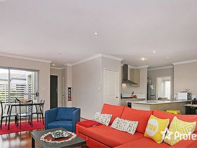 10/9 Parnell Way, Canning Vale WA 6155