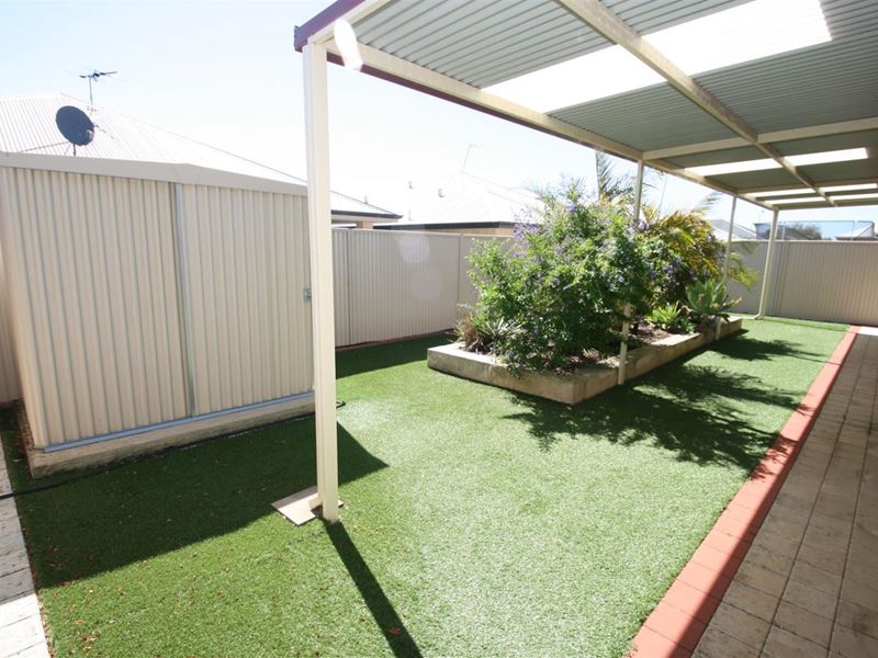 19 Buttermere Approach, Waikiki