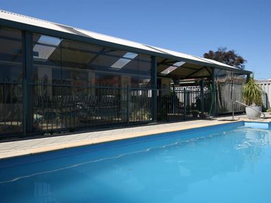 24 Montmartre Green, Port Kennedy WA 6172
