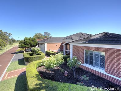 25 Cedar Way, Forrestfield WA 6058