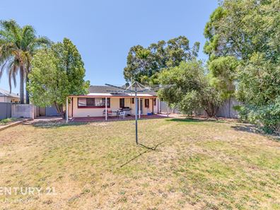 11 Hunt Street, Thornlie WA 6108