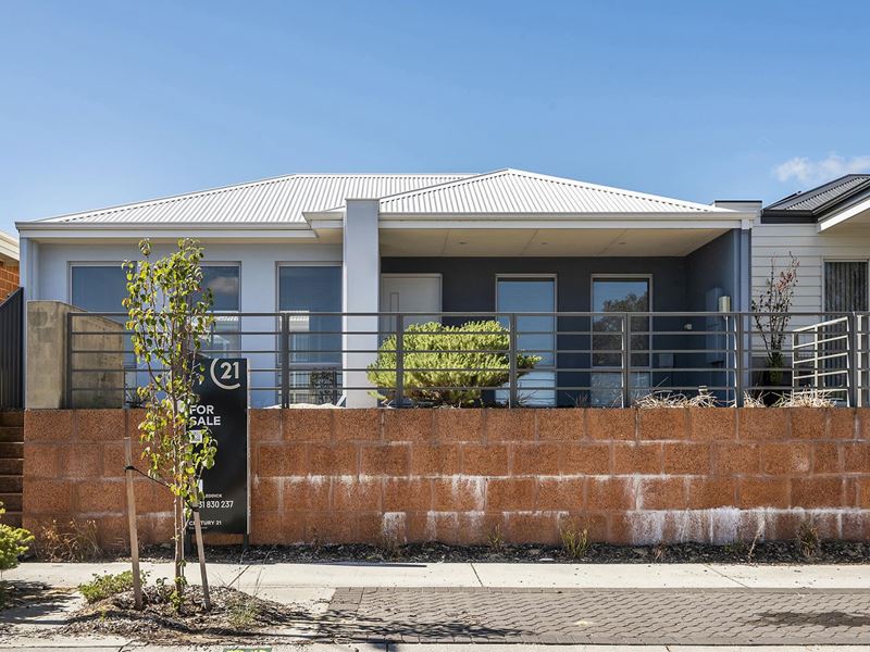 20 St Catharine's Promenade, Champion Lakes