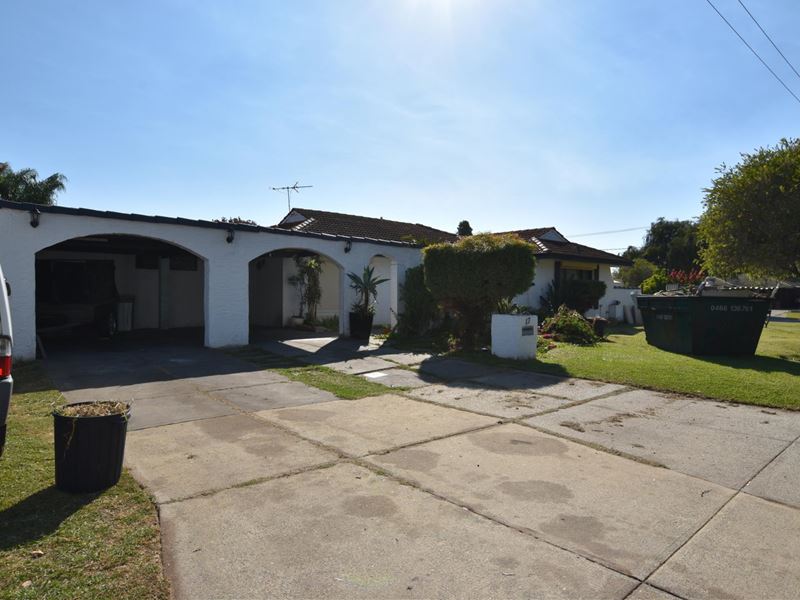 17 Saggers Crescent, Beckenham