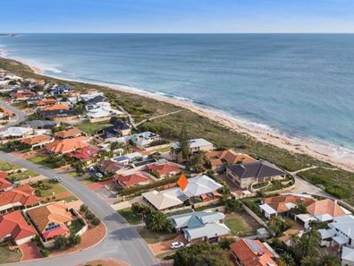 2/31 Admiralty Crescent, Halls Head WA 6210