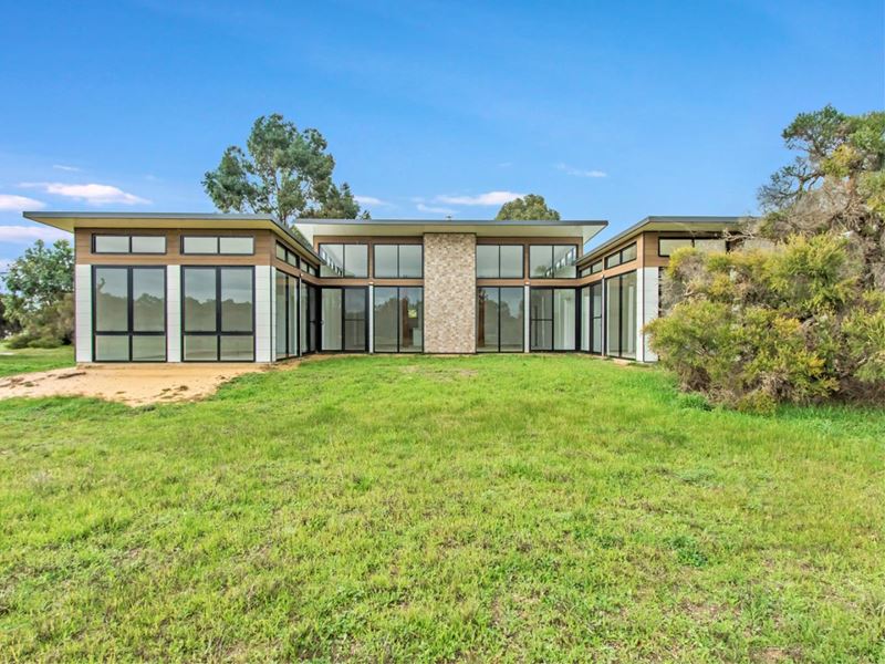 17 Dirk Hartog Drive, Nambeelup WA 6207