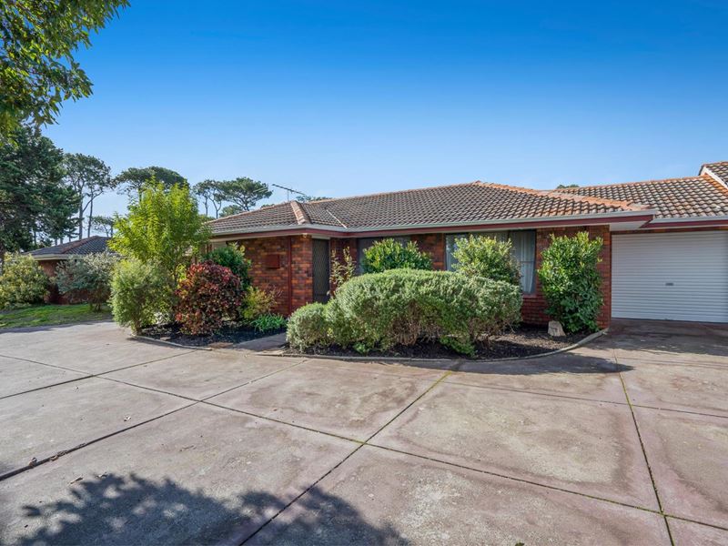 2/6 Kitchener Road, Melville WA 6156