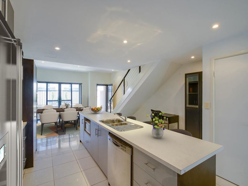 67/1 Station Street, Subiaco