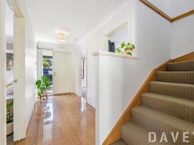 218A Holbeck Street, Doubleview WA 6018