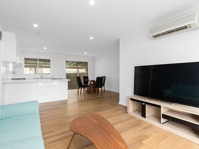 8 Diana Crescent, Lockridge WA 6054