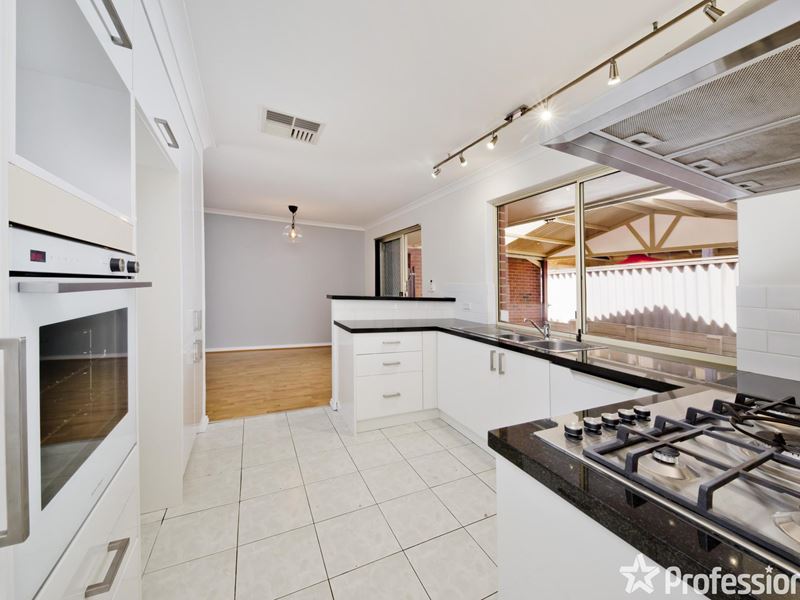 2/21 Fletcher Street, Yokine