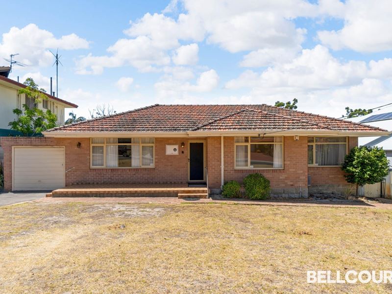17 Howes Crescent, Dianella